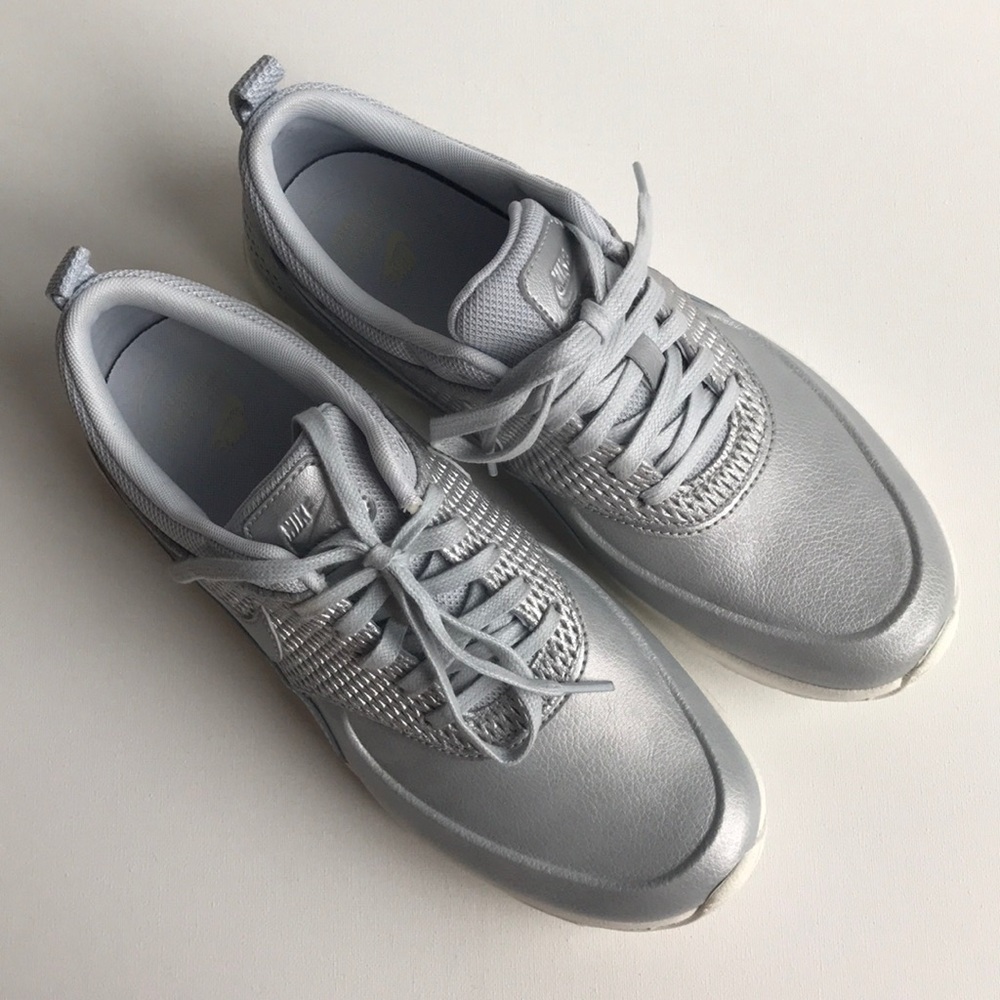 NEW Nike Air Max Thea Platinum Leather Sneakers - Picture 2 of 8